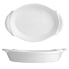 The Louvre dinnerware collection takes its design inspiration from architectural motifs that adorn the exterior of the Louvre museum. Casual or formal, this collection offers great practicality and adapts to every occasion. Oven and dishwasher safe, many of the bakeware pieces transition from oven to table.