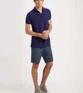 A classic American design with a three-button placket for everyday style.Three-button placketCottonMachine washImported