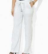 Rendered in breezy linen, Giselle pants are finished with a chic, wide leg and drawstring waist.