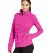 Cozy into Ideology's bright fleece jacket - it's perfect for those crisp morning jogs!