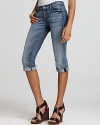 Opt for laid-back summer style in these 7 For All Mankind roll-up cropped jeans, fashion in an ultra-soft light wash.