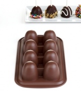 Make those flavors pop. More fun than a cupcake, more satisfying than a popsicle, these brownie pops are every chocolate lover's dream! Make eight party-perfect pops with ease in this convenient, quick-cleaning silicone mold-simply pour batter add sticks, bake and devour. Limited lifetime warranty.