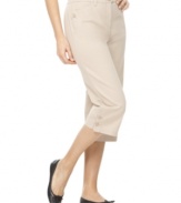 Karen Scott's capri pants are absolutely adorable. The double button detail at each cuff really makes these stand out!