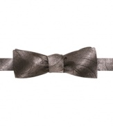 Any way you want it. Double your options for a fine evening out with this reversible bowtie from Countess Mara.