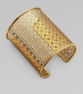 An iconic cutout design lends a chic-yet-tough look to this glamorous style.16k goldplatedDiameter, about 2¼Imported