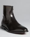 This swank dress boot features rich, refined leather to give your look that extra bit of polish.