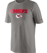 From the pre-game to after-party, show off your Kansas City Chiefs pride in this NFL football t-shirt from Nike.