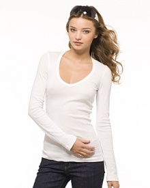 Knit long sleeve v-neck tee.