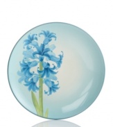 Make everyday meals a little more fun with Colorwave dinnerware from Noritake. The turquoise floral accent plates stand out amid any combination of rim, coupe and square pieces for a tabletop that's endlessly stylish.