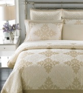 As refreshing as a morning stroll, Martha Stewart Collection's Courtyard Tile quilt infuses your room with classic elegance. Featuring an ornate quilting pattern that evokes the intricate artistry of vintage tiles on soft, pure cotton.