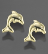 Make her heart jump at the sight of these luminous, 14k gold dolphin earrings.