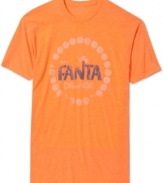 This Fanta graphic t-shirt is a refreshing addition to your light layered look.