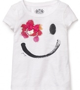 A Juicy grin marks the spot of this fun-to-wear crewneck tee that can't help make you smile.