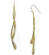 Alexis Bittar's twig earrings are a striking example of the label's contemporary edge. With a fluid shape, these twisted earrings add a hit of natural glamour to your look.