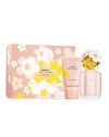 Daisy Eau So Fresh radiates with sunny florals and sparkling energy. This gift set includes a 4.2 oz. Eau de Toilette Spray, 5.1 oz. Radiant Body Lotion and a 0.13 oz. Deluxe Mini Eau de Toilette. 