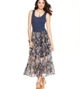 An elegant print and airy chiffon fabric combine to create a unique skirt from Cha Cha Vente! Dress it up with heels or wear casually with flat sandals for another look.