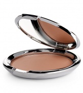 Compact Soleil delivers a gorgeous, sun-kissed look in just one quick brushstroke. Using the latest micronizing technology, this bronzer creates an ultra-fine, lightweight powder for an incredibly silky and natural finish. Ginkgo Biloba and Wild Rose heal and protect, leaving the skin smooth and radiant. Comes in a slim mirrored compact.*ONLY ONE PER CUSTOMER.