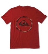 When you're ready to relax, circle back to cool casual style with this t-shirt from Quiksilver.