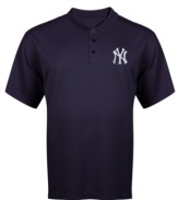 Root for the home team in this New York Yankees polo shirt from Majestic Apparel.