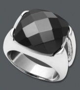 Stand out past the midnight hour. This statement maker features a cushion-cut onyx gemstone (20 mm x 15 mm) set in polished sterling silver. Size 7.