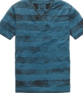 Old school cool. Stripes with a worn look are casual and classic on this t shirt from Retrofit.