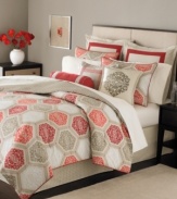 Warm up your room with the spicy palette and intricate patterns of Martha Stewart Collection's Sultana duvet cover set. An allover medallion print brings to mind the artistry of ancient tiles for a look you'll love for seasons to come. The printed duvet cover reverse coordinates with the matching bedskirt.