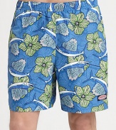 An easy-fitting swim favorite comes to life with a colorful mix of tropical fish and florals.Elastic waistbandSide slash, back flap pocketsInseam, about 6½PolyesterMachine washImported