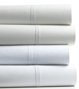 The essence of luxury. Featuring pure Egyptian cotton sateen in a smooth 310 thread count, this Sublime Sateen fitted sheet from Barbara Barry makes every night an indulgence.