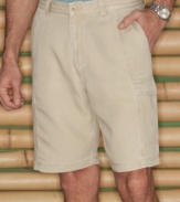 Crafted in durable cotton twill, these lightweight pleated shorts from Tommy Bahama are ready for summertime fun.