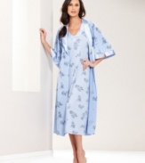 Beautiful details make the difference. Silky satin trims the collar and notched cuffs of this soft, printed jersey robe by Jones New York.