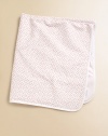 Crafted from two plush layers in a reversible floral-to-solid design, a soft cotton jersey blanket is perfect for baby.Solid ribbed binding28 x 32CottonMachine washImported