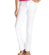 Sleek and completely chic, Kut from the Kloth's white jeans brighten up any ensemble. They look great with both button-front shirts or bold tees!