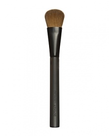 Made from luxuriously soft sable, this flat brush is slightly rounded at the edges to precisely follow the curves of the face. Dispensing the perfect amount of makeup onto the face, the Blender Brush creates a flawless, second-skin effect when used with any Armani foundation. Sensuous application and flawless results.