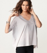 With a subtle ombre effect, this BCBGeneration boxy tee is perfectly slouchy for topping all your skinny jeans!