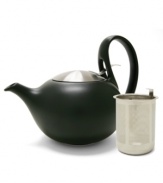 Refreshing design and perfect results. The Chantal Jasmine tea kettle pairs Far East flair with exceptional brewing technology. With brushed stainless steel lid and micromesh infuser designed to deliver only the most outstanding, full-flavored results. Lifetime warranty.