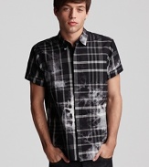 In a modern plaid with bleached details, MARC BY MARC JACOBS' slim fit shirt boasts urban edge.