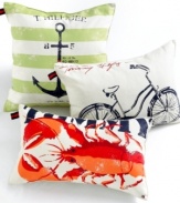 Ahoy, preppy! Anchor the look of your Tommy Hilfiger bedding with this fun decorative pillow. The distressed logo and mint striped ground accentuate your bedroom with vintage flair. (Clearance)