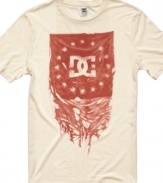 Watch your sense of style take shape on this cool graphic tee from DC Shoes.