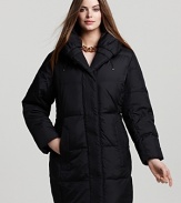 Strolling the city or keeping cozy in the country, you're wrapped in luxurious warmth in this essential Portrait puffer coat.