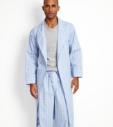 Pop some plaid into your sleep style with this shawl collar robe from Nautica.