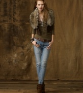 Iconic urban style is blended with a classic silhouette in our corduroy vest, finished with a faux-fur collar.