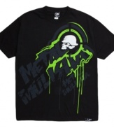 Go big, go bold. With an oversize graphic, this shirt from Metal Mulisha rocks your casual wardrobe.