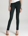 rag & bone/JEAN skinnies lend forward style to your everyday wardrobe. Black hardware lends edge to the modern denim look.