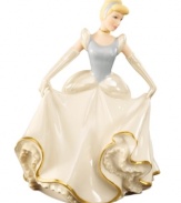 Dream come true. Lenox makes Cinderella's enchanted evening last forever with this porcelain figurine depicting the beautiful Disney princess.