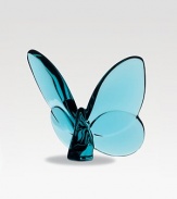 A lovely butterfly paperweight in lead crystal with Baccarat signature. 3 X 2½ Hand wash Made in France 