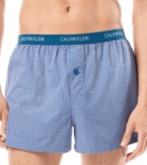 Less bulky than the classic boxer, this woven cotton underwear features a slim fit and soft feel.