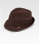 A classic fedora never goes out of style, and this wool-blend version is no exception, accented with a side pocket and signature logo detail.75% polyester/25% woolDry cleanImported