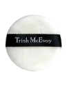 Trish's Professional Powder Puff is an essential tool for giving your makeup a professional finish. A hand-washable, high-quality velour puff, it quickly and easily blends out lines of demarcation to seamlessly smooth and buff your powder and cream applicationsThis versatile powder puff is textured for expert control and even application of pressed and loose powder products. Designed to blend out lines of demarcation for a seamless face color application.* Wash by hand with mild soap