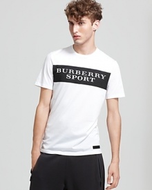 Showcase British cool with this iconic logo print tee from Burberry Sport.