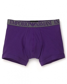 Comfortable cotton with added stretch for support and a body-conforming fit, cut in a classic boxer brief silhouette with a contrast logo waistband.